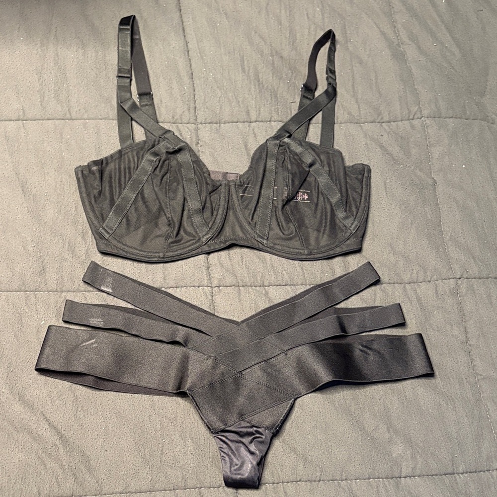 Victoria's Secret Black Mesh Strappy Bra Set